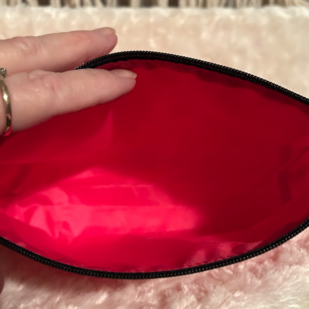 Clinique Eyeshadow Palette with Pink Cosmetic Bag - Picture 7 of 7